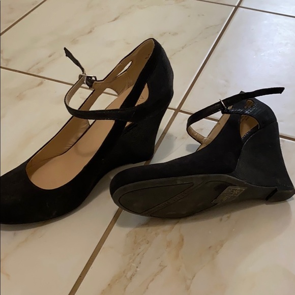 Nine West wedge, size 7 EUC - Picture 2 of 2
